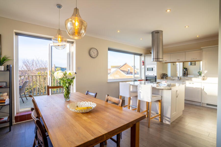 Open-plan Dining Room &amp; Kitchen